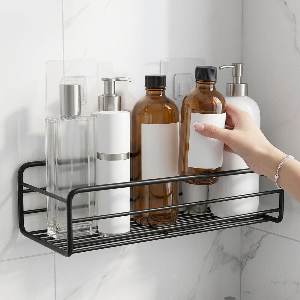 Prateleira reta Rack Clean carregada de frascos
